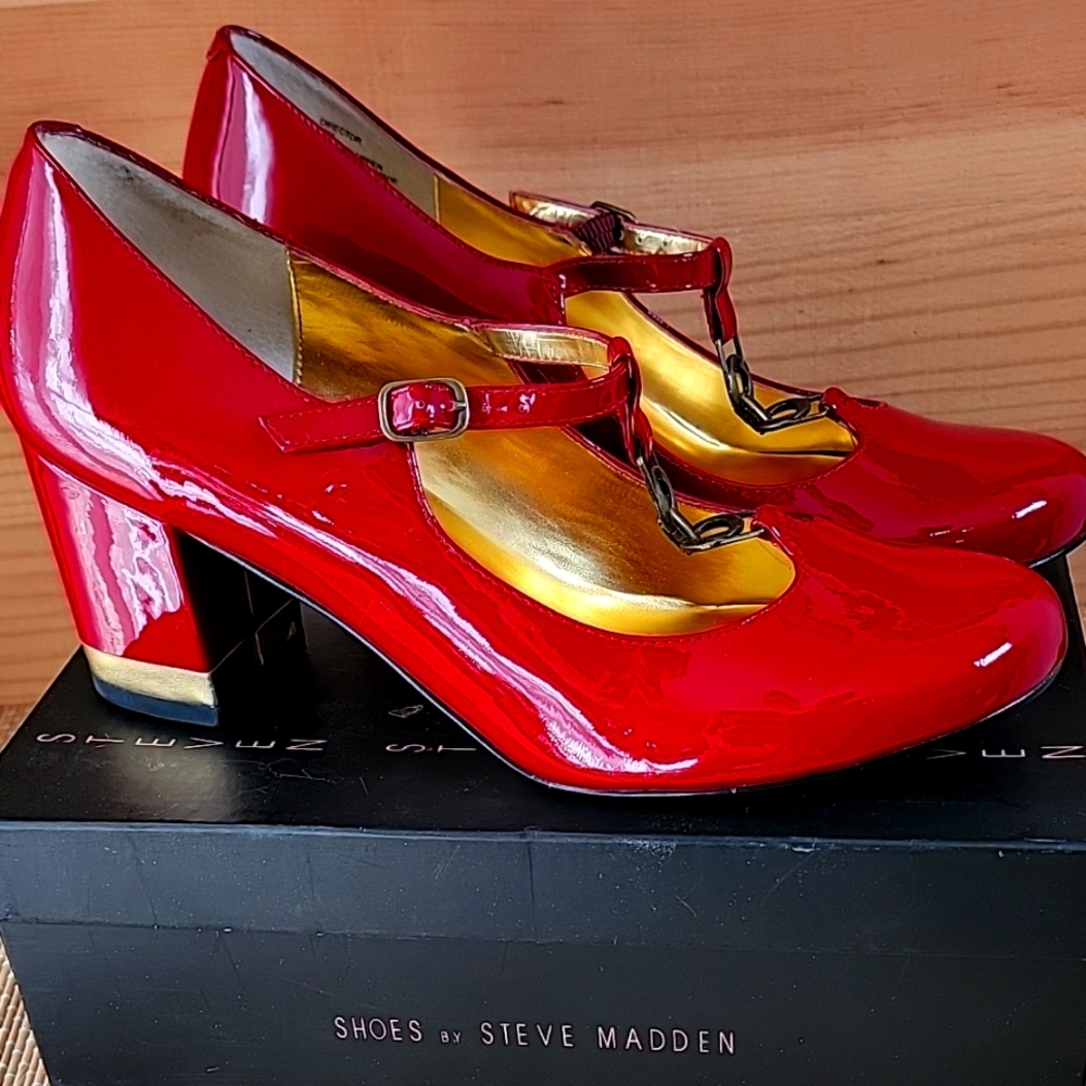 NIB Steve Madden Red Patent Leather Director Mary Jane T Strap Pump sz10
